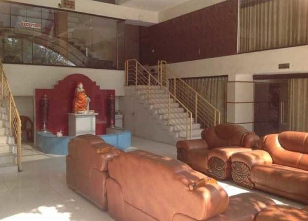 Manohar Mahal Hotel Jalgaon Exterior photo